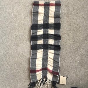 Authentic 100% cashmere Burberry scarf